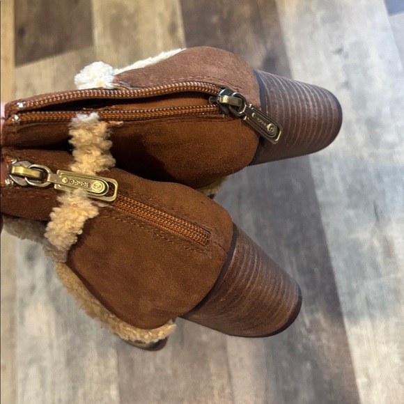 Blondo Womens netti ankle boot cognac 100% suede waterproof Sherpa - Picture 2 of 3